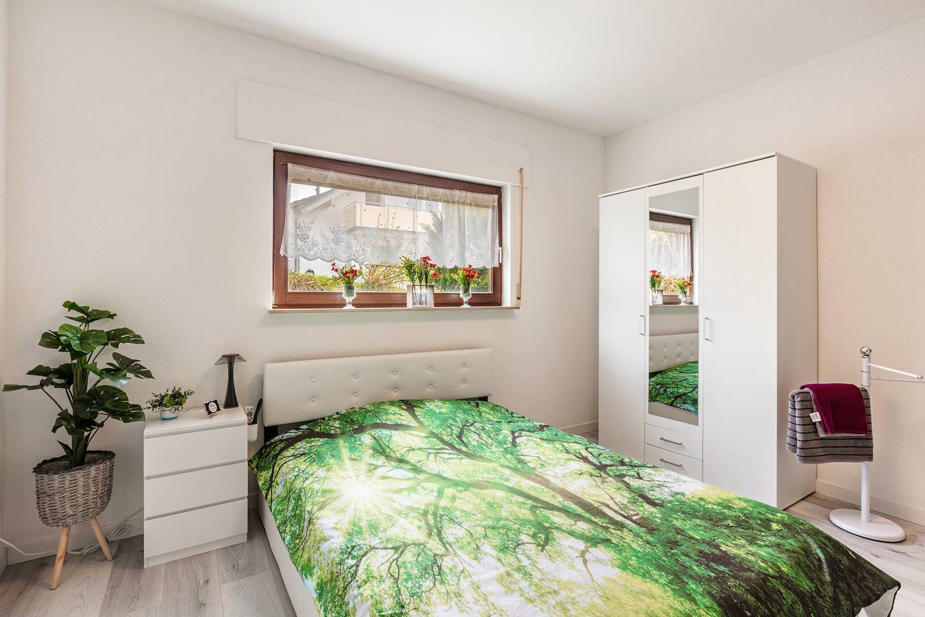 Ganze Wohnung, Ferienwohnung 'Haus Sonnenschein' mit privater Terrasse, Gemeinschaftsgarten und Wi-Fi in Bad Säckingen, Südschwarzwald