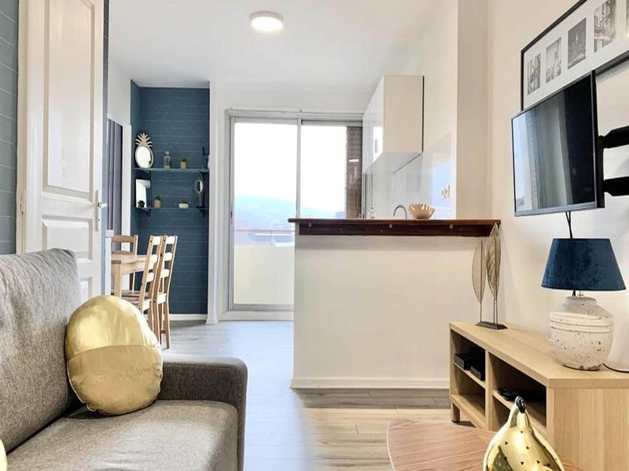 Apartamento entero, La canción azul El tranvía de Marcelin Berthelot in Grenoble, Isère