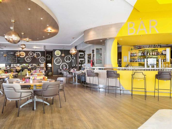 Hôtel pour 4 personnes, avec piscine à Roissy-en-France - 2