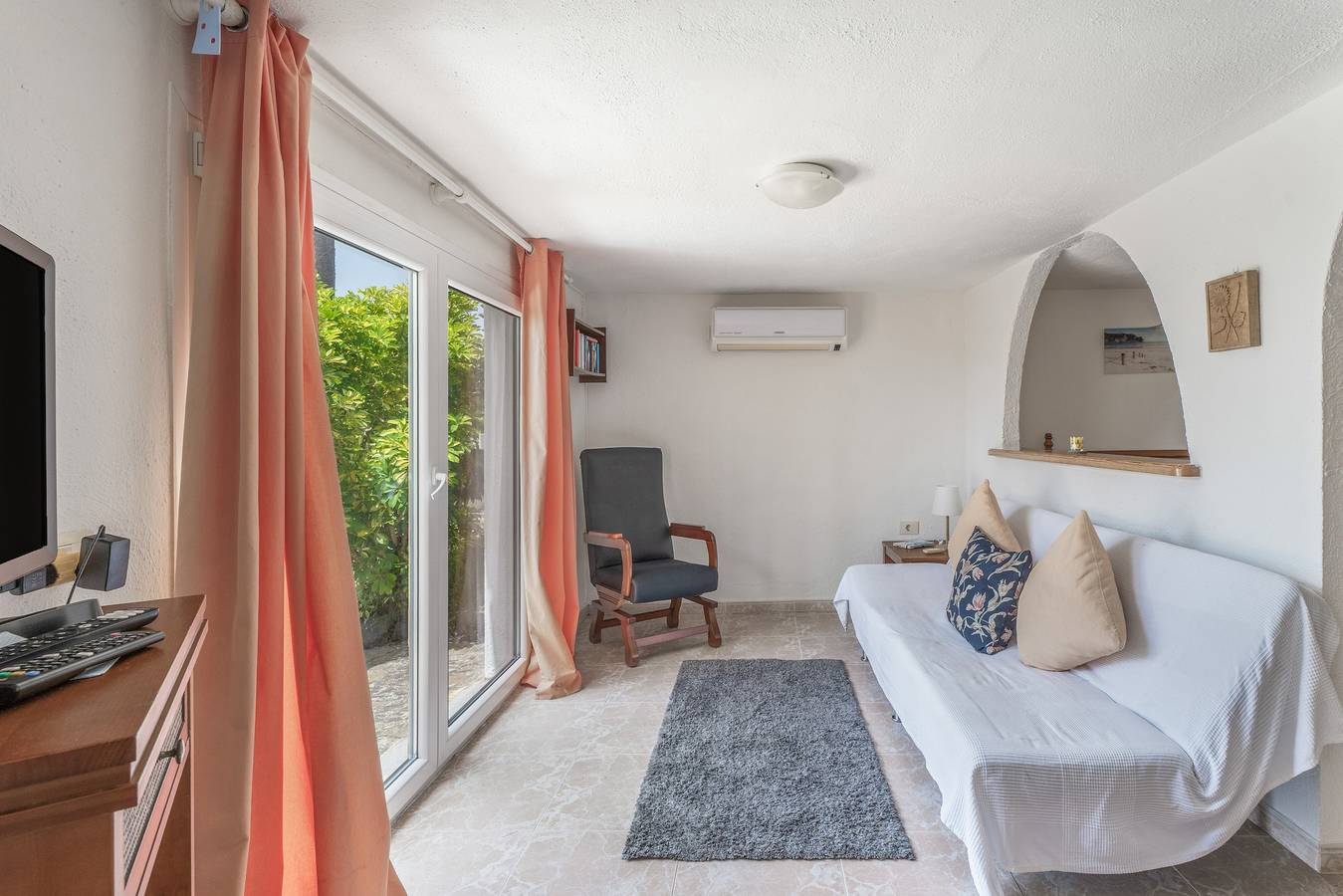 Holiday Home 'Casita Partido' with Mountain Views, Private Garden and Wi-Fi in San Juan del Reparo, Garachico