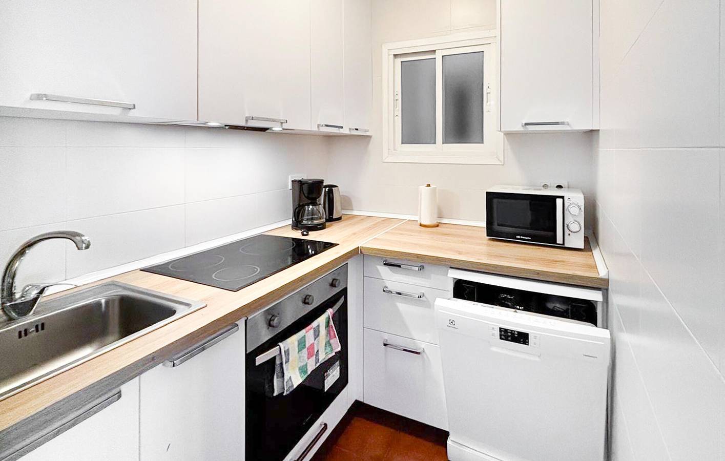 Apartamento vacacional entero, Apartamento con vistas al mar, piscina, terraza y acceso a la playa - A 200 m de la Playa de Torreblanca in Torreblanca (Fuengirola), Fuengirola