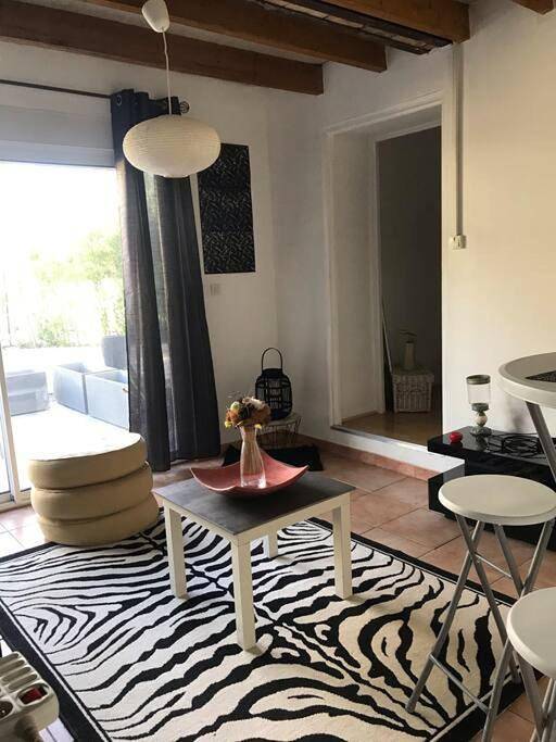 Appartement entier, One-Bedroom Apartment in Boisset-et-Gaujac, Parc national des Cévennes