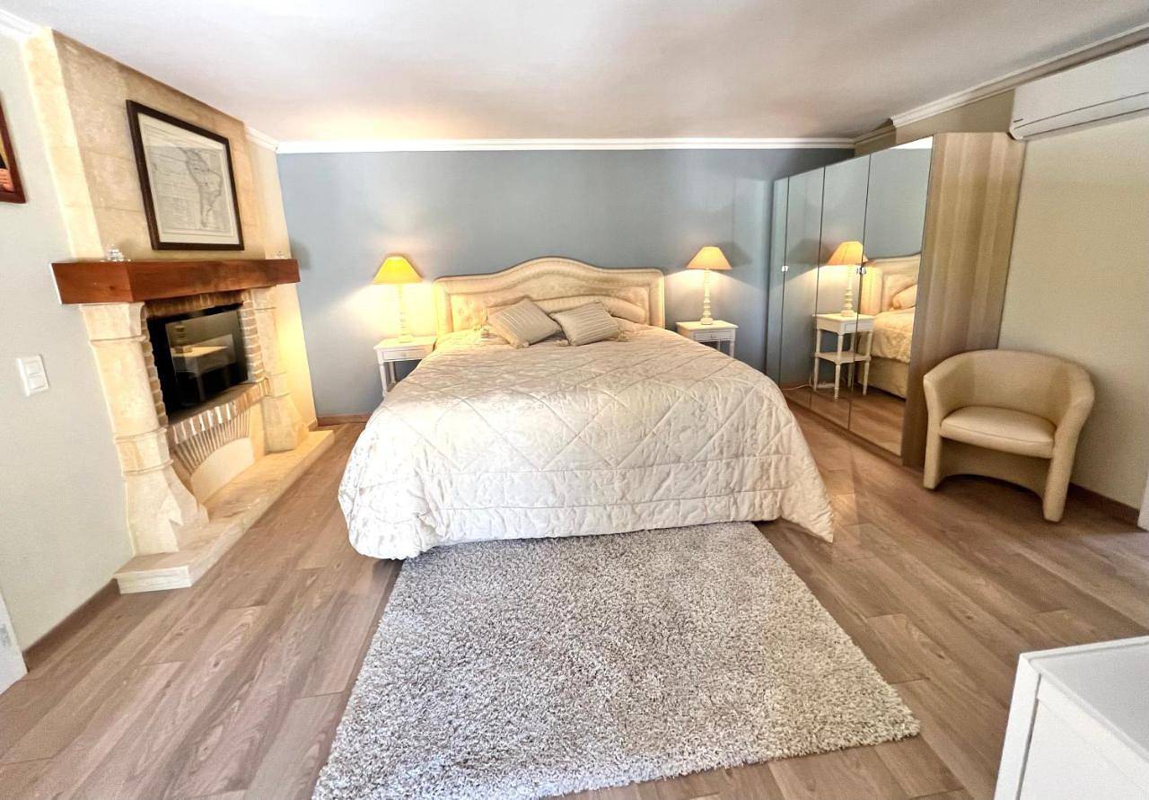 Family Room with Terrace in Cogolin, Côte méditerranéenne (France)