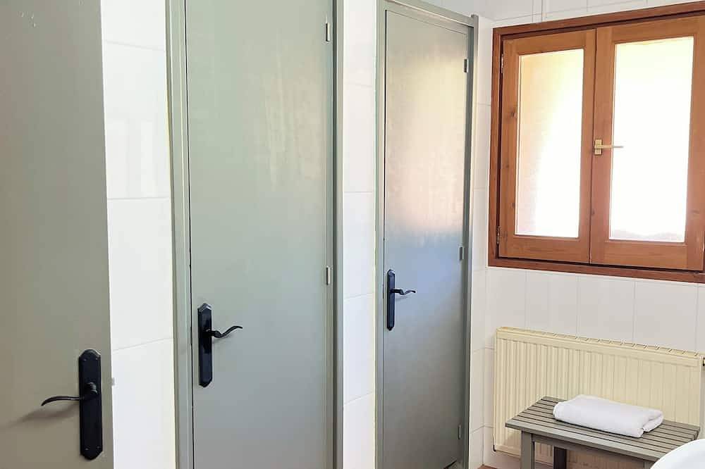 Albergue rural en plena naturaleza. Desconexión, senderismo, esquí y montañas! in San Lorenzo de Morunys, Pirineo Catalan