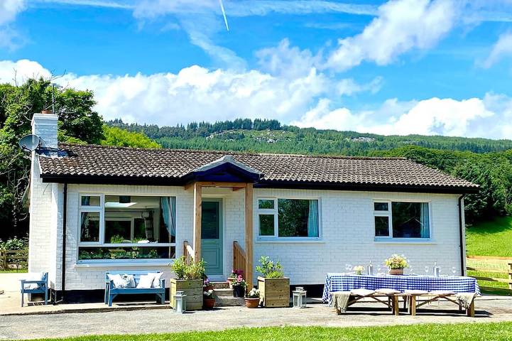 Cottage for 8 people, with Terrace and Garden in County Wicklow