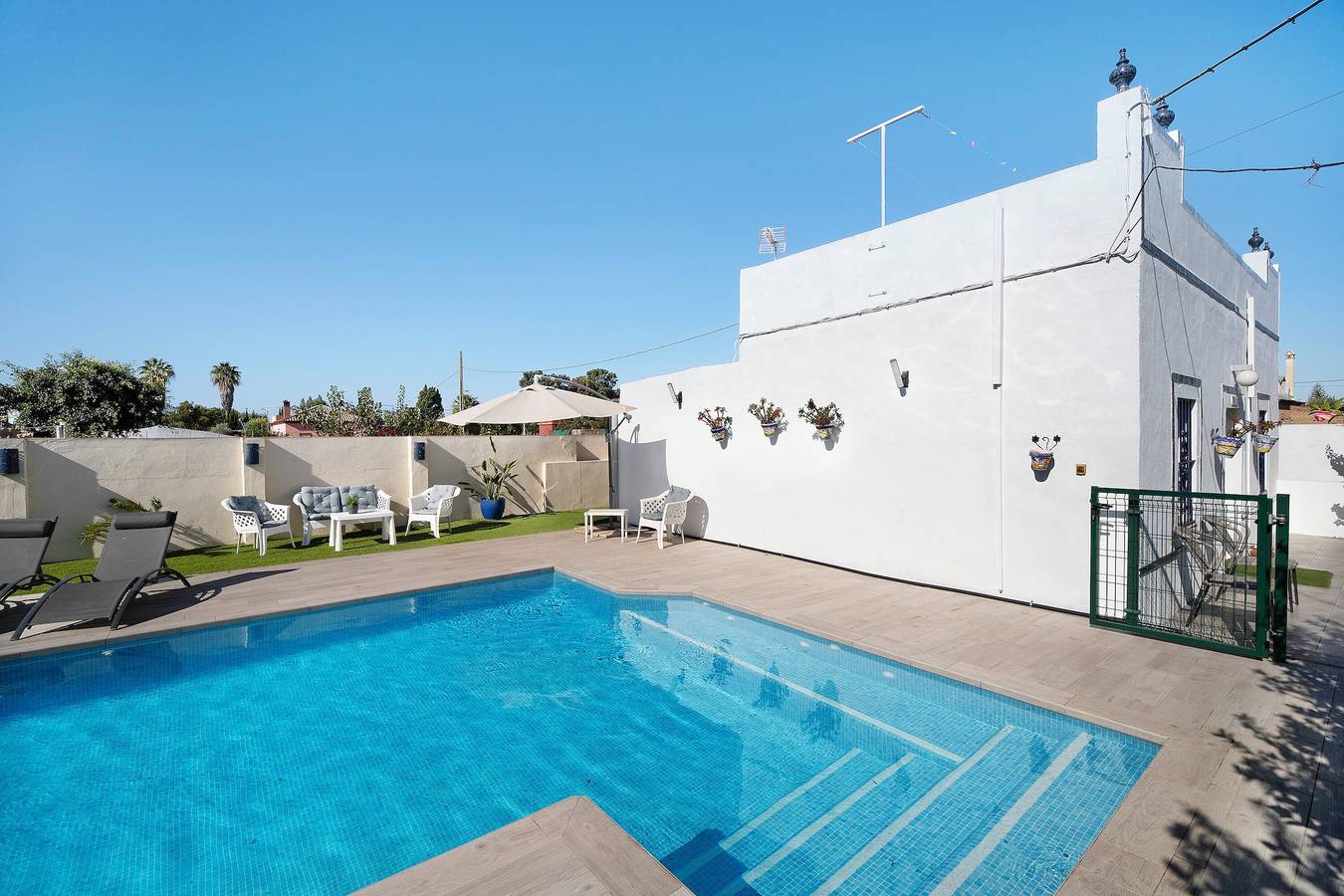 Schönes traditionelles Haus mit Pool, Wlan, Klimaanlage, Terrasse und Garten in Chipiona, Costa de la Luz