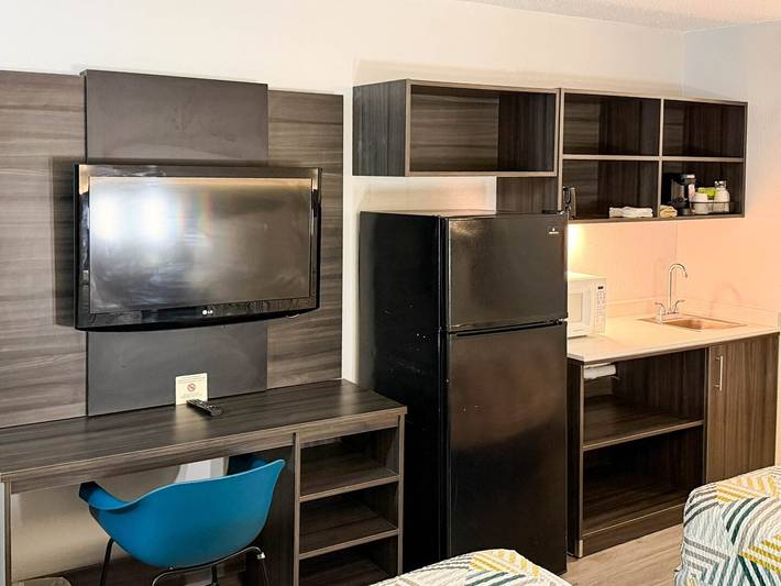 Entire apartment, 2 Queen Beds | Non-Smoking, Kitchen in Northern Virginia