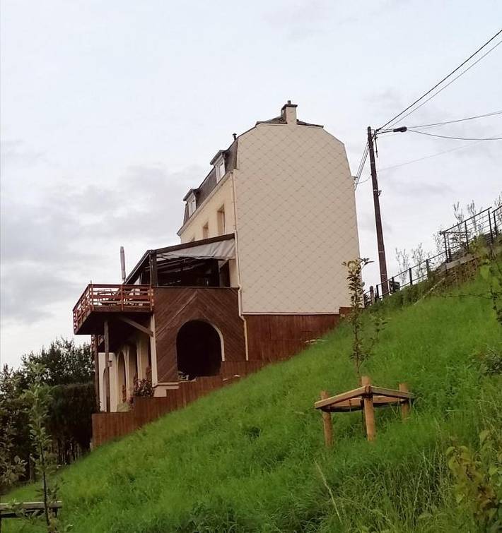Chambre d’hôte pour 2 personnes, avec Terrasse et Vue à Bouillon