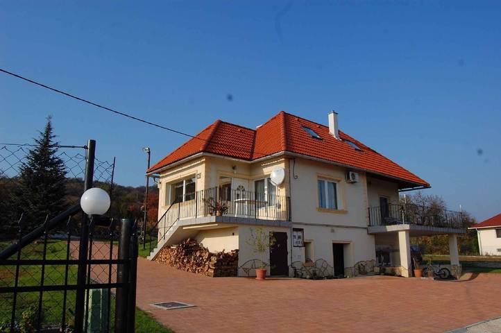Ferienhaus für 6 Personen, mit Garten in Balatonalmadi
