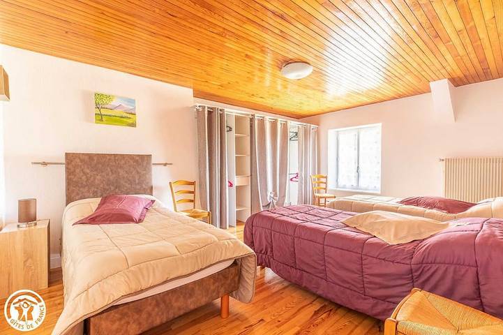 Location de vacances pour 5 personnes, avec jardin à Charbonnières-les-Varennes - 2