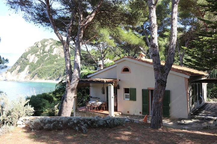 Ferienhaus für 4 Personen, mit Terrasse und Garten in Portoferraio