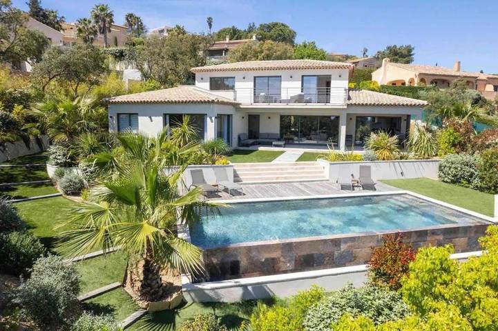 Villa pour 8 personnes, avec vue ainsi que jardin et piscine à Sainte-Maxime - 2