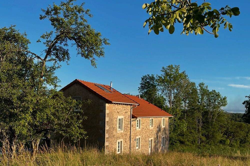 Gîte cosy avec Wifi et parking, proche nature in Le Clerjus, Région d'Épinal