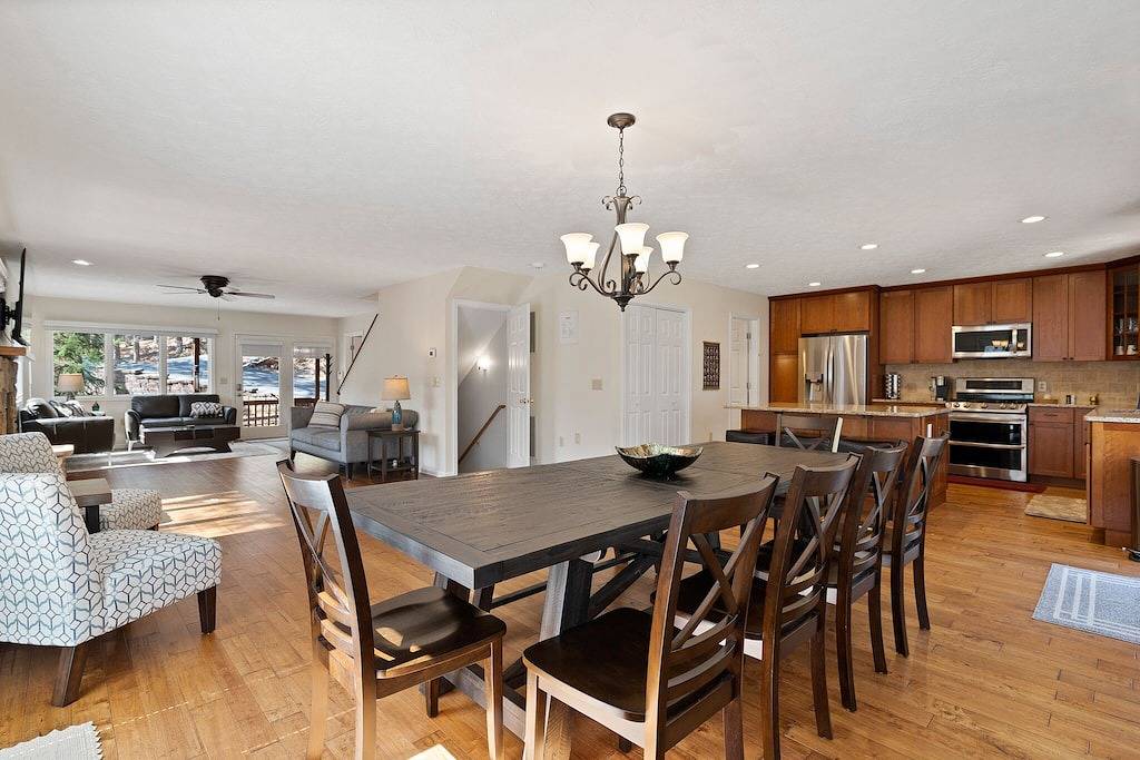 Hidden Haven - Kids friendly home, Great Location, Extended Deck, Outdoor Dining in Massanutten, Blue Ridge Mountains