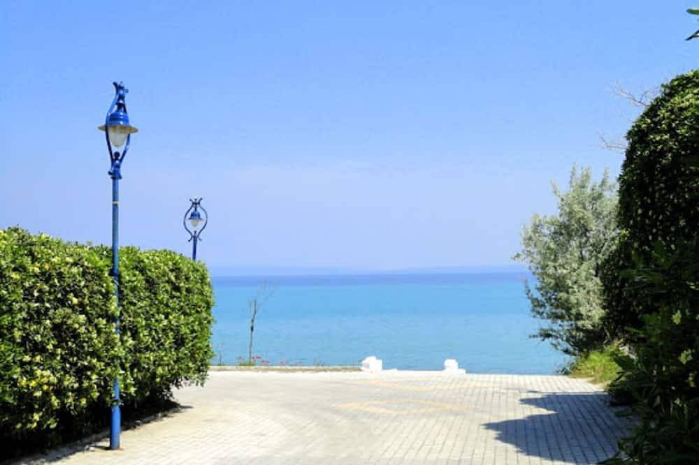 Ganze Wohnung, Chanioti Gehobene 3-Bett-Wohnung von Seaside in Chaniotis, Kassandra
