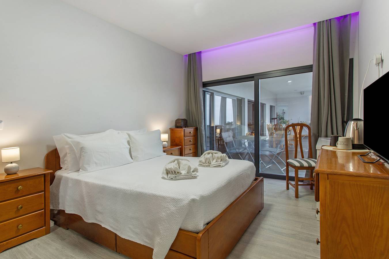Zimmer 'Carina' mit Meerblick, Gemeinschaftsterrasse und Wi-Fi in Caniço, Madeira