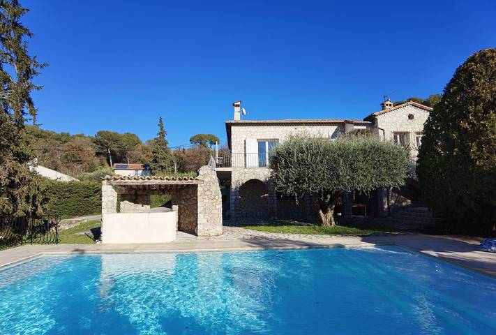 Gîte pour 12 personnes, avec piscine, adapté aux familles à Roquefort-les-Pins - 2