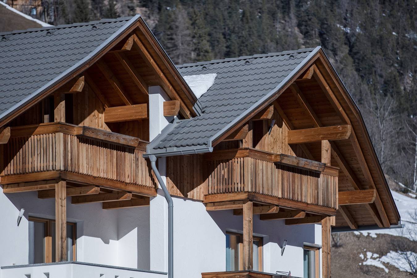 Appartamento intero, Appartamento idilliaco "Dolomiten" con balcone, giardino e Wi-Fi in San Martino in Badia, Dolomiti Superski