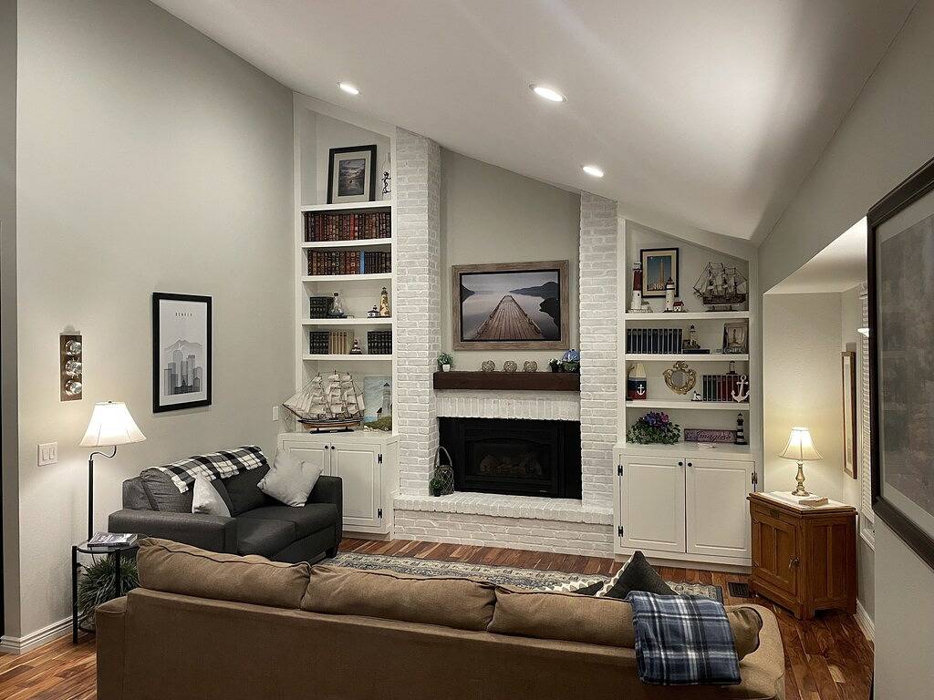 Willow Creek Oasis with Amazing Outdoor Kitchen in Centennial, Arapahoe County