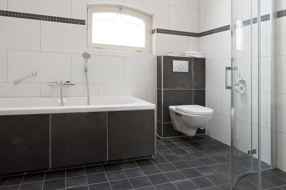Ganze Wohnung, Vacation home with bath along the Utrecht Vecht in Groene Hart
