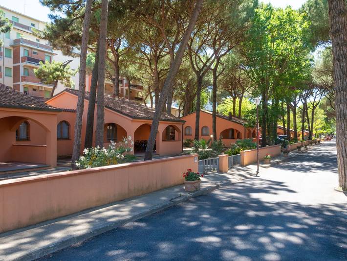 Bungalow per 6 persone, con Terrazza e Giardino nonché Piscina e Sauna a Lido di Spina