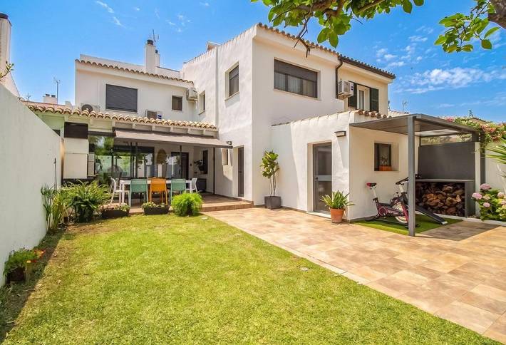 Casa de huéspuedes para 10 personas, con piscina y jardín en El Puerto de Santa María