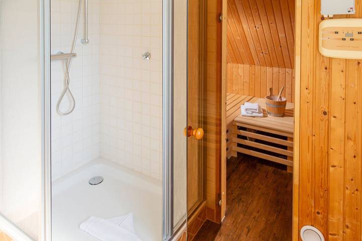 Ferienhaus für 8 Personen, mit Terrasse und Sauna in Zinnowitz - 2