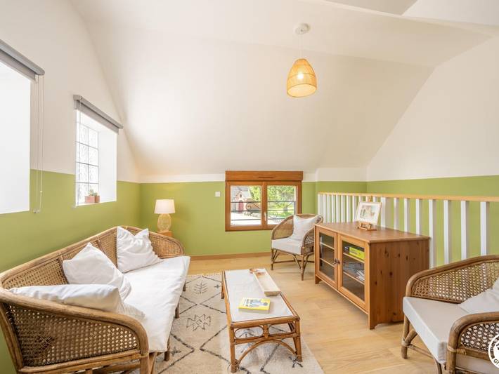 Gîte familial avec jardin, proche nature, idéal pour randonneurs et séjours reposants en Picardie Verte in Loueuse, Oise