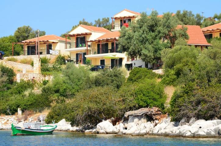 Διαμερίσματα διακοπών για 4 άτομα, με Μπαλκόνι και Ταράτσα καθώς και Κήπο και Θέα στον Καστό