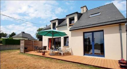 Gîte pour 10 personnes, avec jardin et terrasse, animaux acceptés à Saint-Avé
