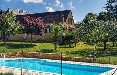 Gîte pour 8 personnes, avec piscine et jardin à Paunat