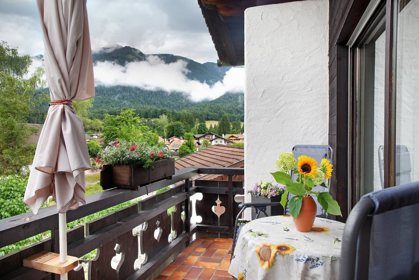 Ganzes Studio, Einzimmerapartment 'Aschaubichl - Wohnung Enzian' mit Bergblick, Balkon und Wlan in Grainau, Eibsee