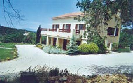Gîte pour 4 personnes, avec terrasse et jardin