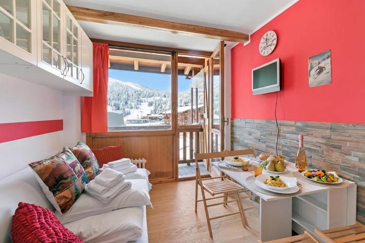 Ferienwohnung für 4 Personen, mit Balkon und Kinderpool in Sestriere