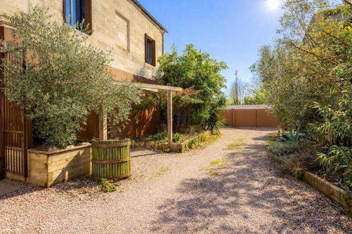 Location de vacances pour 3 personnes, avec jardin à Arveyres