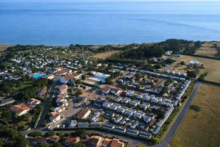 Camping pour 6 personnes, avec terrasse à Saint-Denis-d'Oléron - 3