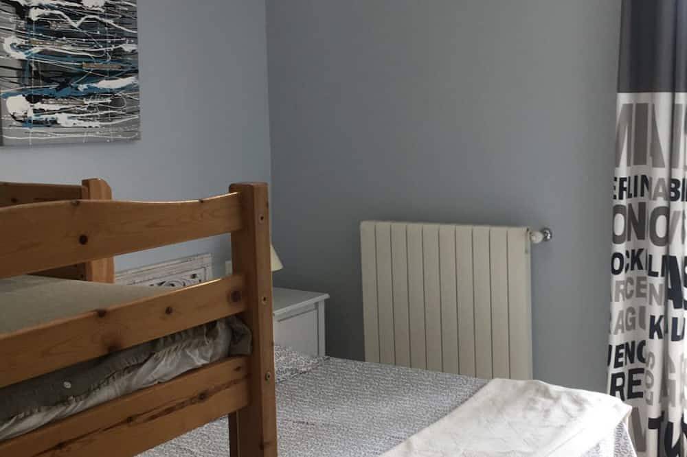 Magnificent family house With heated swimming pool,quiet ,close to the sea in Montauroux, Draguignan region