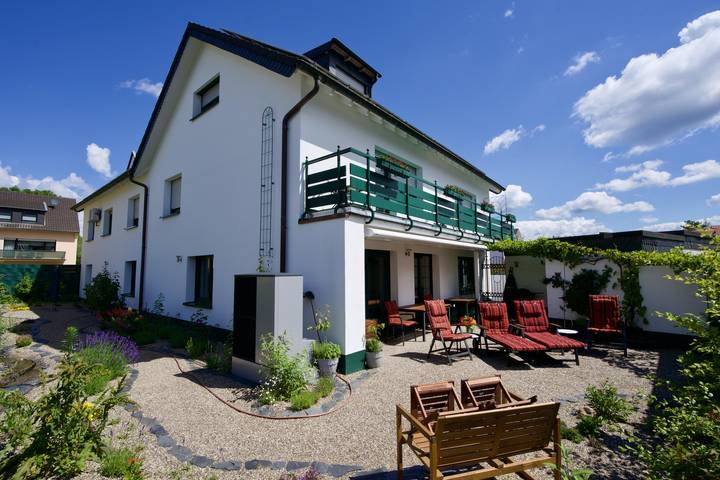 Ferienwohnung für 6 Personen, mit Balkon in Bad Neuenahr