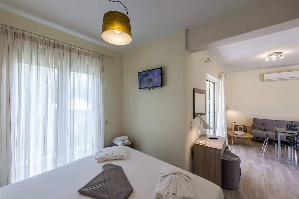 Estia, stilvolle Villa, nur einen Schritt vom Sandstrand entfernt in Finikounda, Messenien