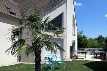 Gîte pour 6 personnes, avec piscine et jardin à Mornant