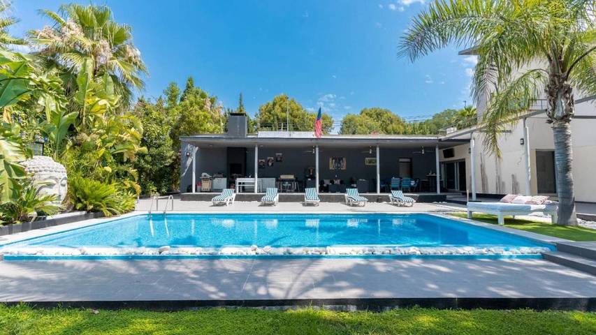 Villa pour 10 personnes, avec piscine ainsi que jardin et jacuzzi à Alicante - 4