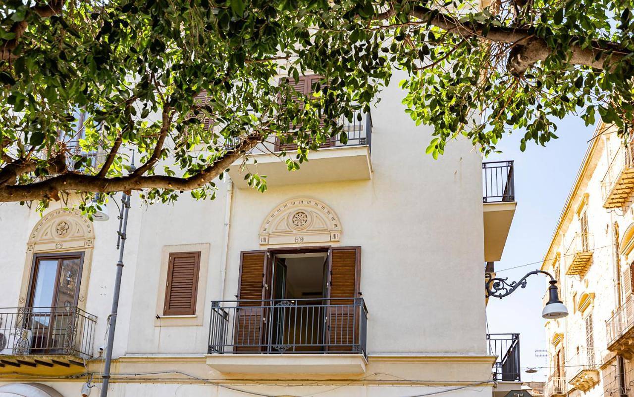 Appartamento intero, Double Room with Balcony in Favara, Provincia di Agrigento