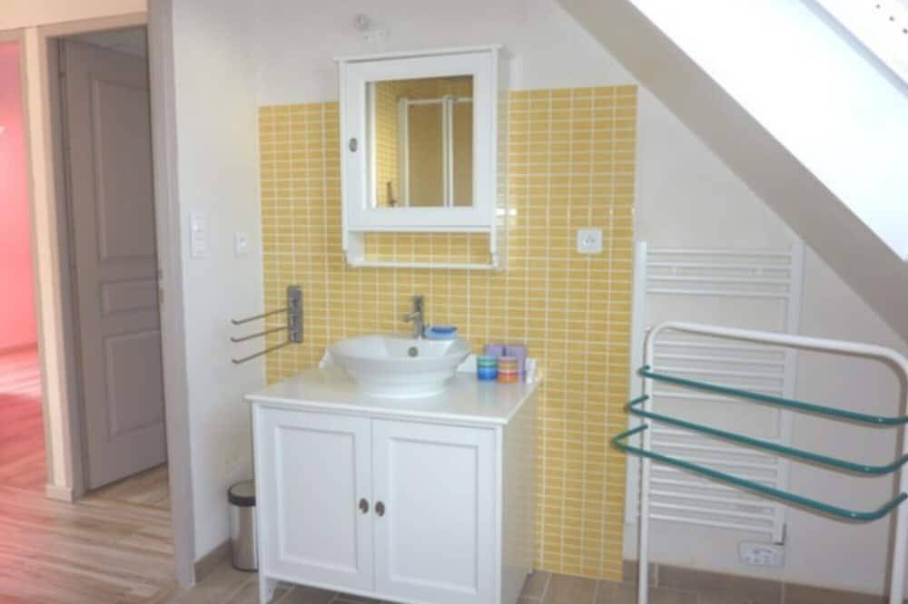 Maison récente sur jardin de 650m2 env. dans un quartier agréable in Port Manec’h, Névez