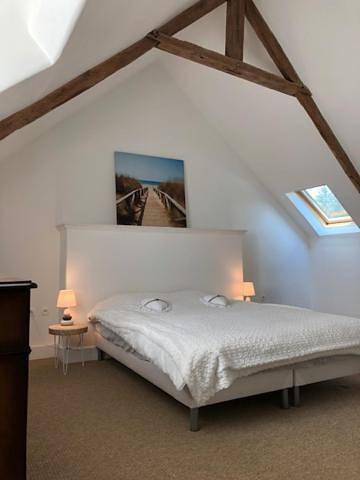 Two-Bedroom House in Saint-Nicolas-du-Pélem, Région de Guingamp