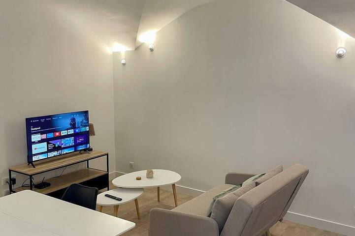 Location de vacances pour 3 personnes, avec jardin à Sainte-Anastasie - 3