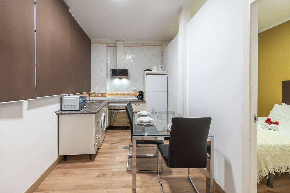 Entire apartment, Downtown Comfortable Apartment Gran Vía | 016 in Centro (Madrid), Madrid