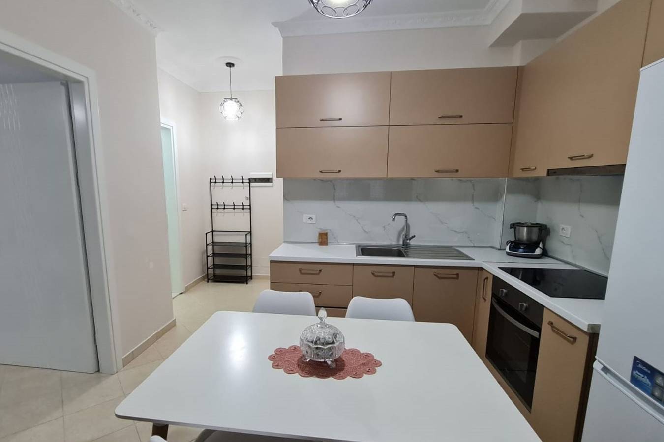 Apartamento entero, Apartamento de vacaciones para 4 personas con balcón in Vlorë (Ciudad), Vlorë