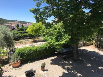 Gîte pour 4 personnes, avec jardin et vue à La Bastide-des-Jourdans