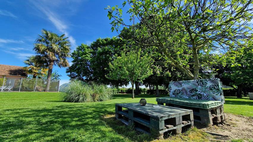 Gîte pour 2 personnes, avec piscine et jardin dans la Sarthe - 3