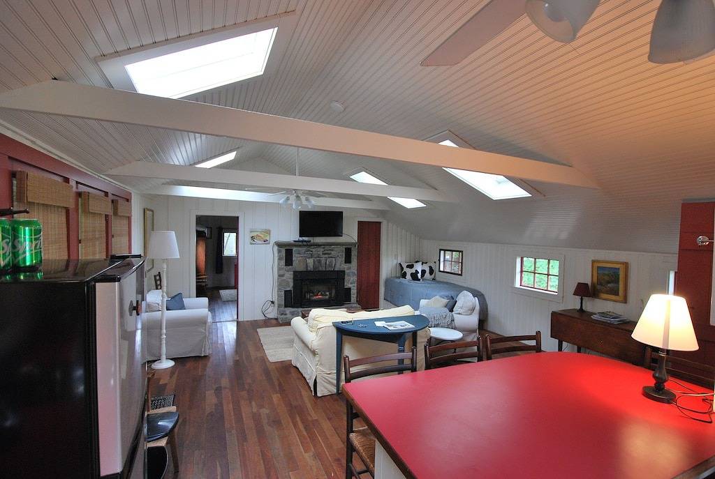 Urige Hütte auf Arbeits Weihnachtsbaum-Bauernhof in Se Küsten Rhode Island in Newport County